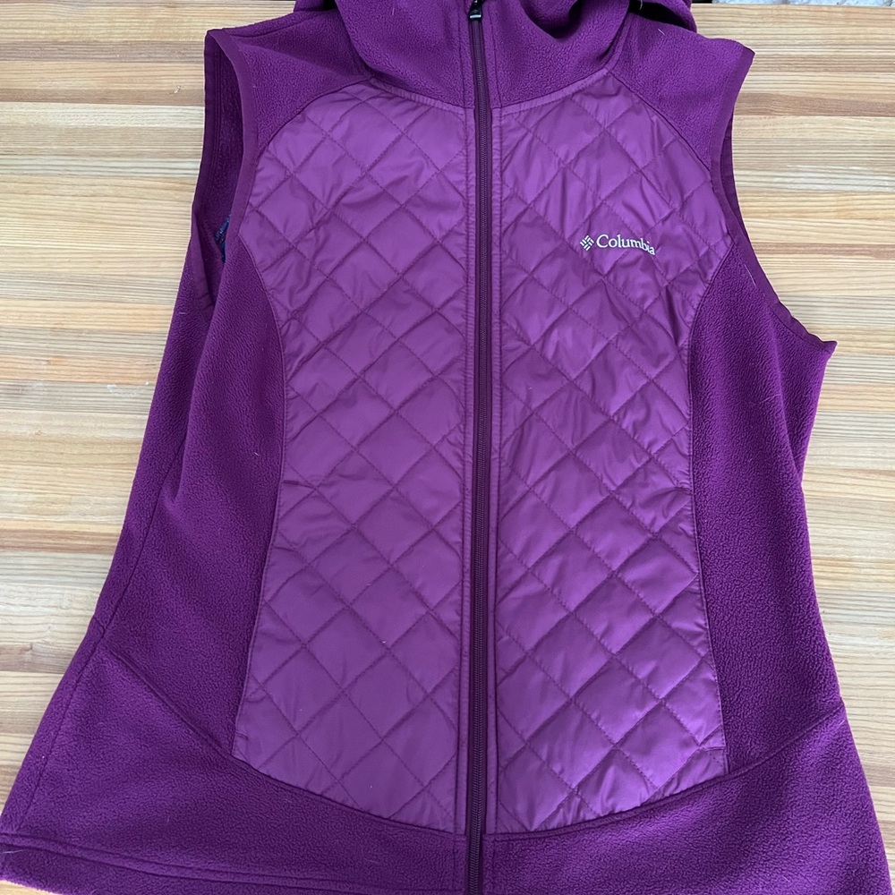 Purple Columbia fleece vest. Size small.